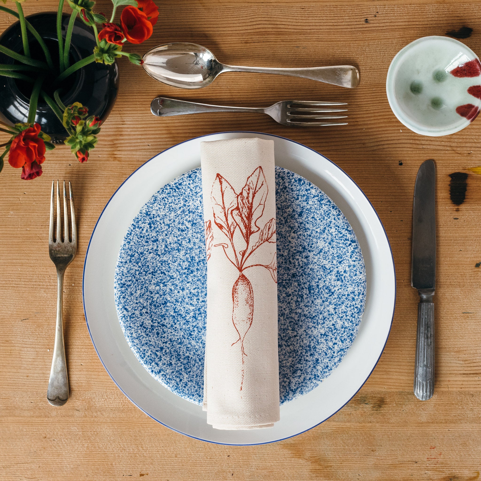printed red radish vegetable napkin table place setting 