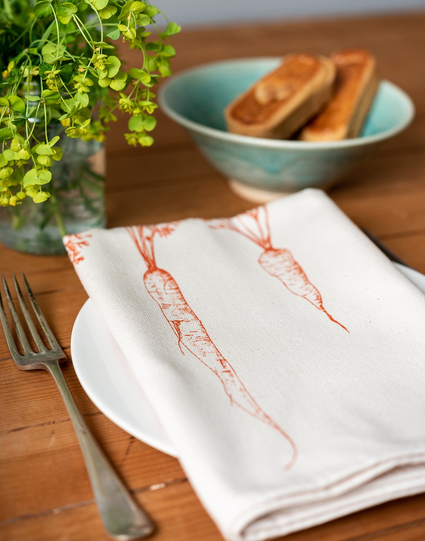 garden orange carrot printed napkin table place setting